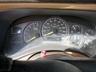 2000 GMC Yukon SLT with VIN 1GKEC13T0YJ204011, listed as a Copart auction lot 74451944 with 0 mi miles and Salvage Title. Bid and sale history available at carsss.com. Image 9.