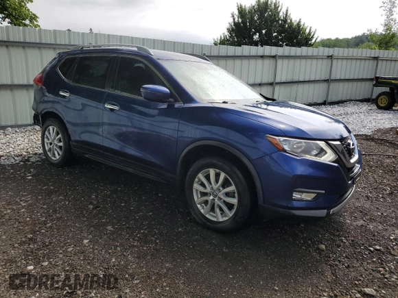 2017 Nissan Rogue SV z VIN JN8AT2MT0HW146746, wystawiony jako Copart lot #61919565 z przebiegiem 110 559 mil mil oraz Czysty tytuł • Clean title. Historia ofert i sprzedaży dostępna na DreamBid. Obrazek 4.