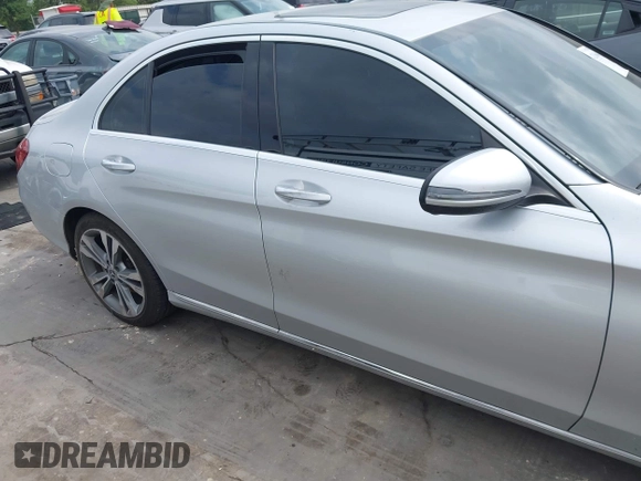2020 Mercedes-Benz C 300 с VIN WDDWF8DBXLR539976, выставлен на аукционе IAAI как лот 42116664 с пробегом 88 064 миль миль и . История ставок и продаж доступна на DreamBid. Изображение 14.