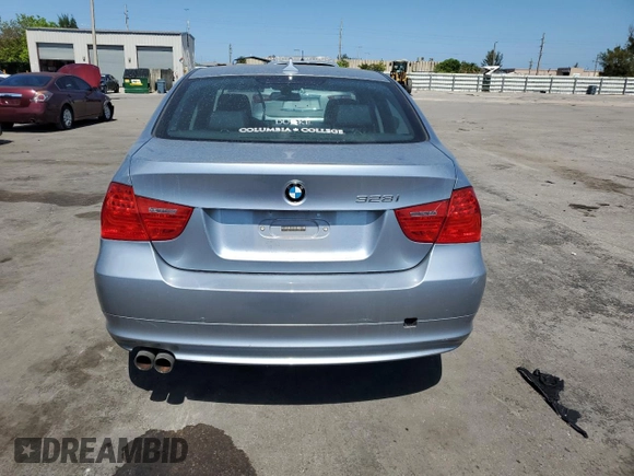 2010 BMW 3 Series 328i xDrive with VIN WBAPK5C51AA647206, listed as a Copart auction lot 52139085 with 115,883 mi miles and Salvage title. Bid and sale history available at DreamBid. Image 6.
