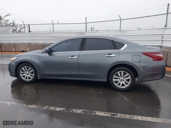 2018 Nissan Altima 2.5 SL with VIN 1N4AL3APXJC110505, listed as a IAAI auction lot 41586879 with 125,492 mi miles. Bid and sale history available at carsss.com. Image 10.