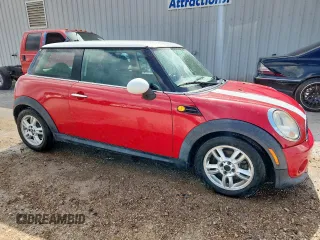 2011 MINI Hardtop with VIN WMWSU3C54BT095490, listed as a Copart auction lot 64220255 with 81,121 mi miles and Clean title. Bid and sale history available at DreamBid. Image 4.