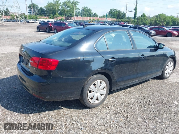 2014 Volkswagen Jetta SE with VIN 3VWD17AJ0EM393384, listed as a IAAI auction lot 42661590 with 118,385 mi miles and . Bid and sale history available at DreamBid. Image 4.