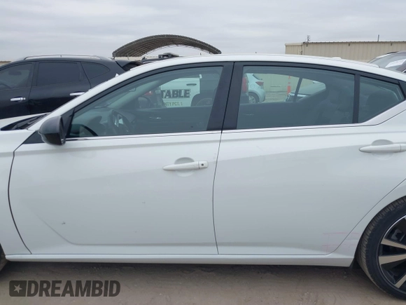 2022 Nissan Altima SR with VIN 1N4BL4CV7NN326103, listed as a IAAI auction lot 41644881 with 54,580 mi miles and . Bid and sale history available at DreamBid. Image 15.