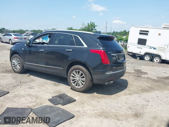 2018 Cadillac XT5 Luxury AWD z VIN 1GYKNDRS0JZ139185, wystawiony jako IAAI lot #42551426 z przebiegiem 109 699 mil mil oraz . Historia ofert i sprzedaży dostępna na DreamBid. Obrazek 3.