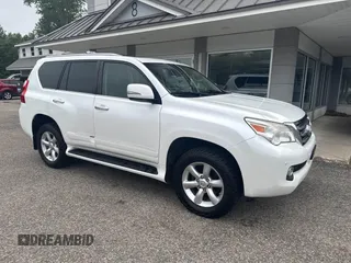 2013 Lexus GX 460 z VIN JTJBM7FX8D5063265, wystawiony jako IAAI lot #42473764 z przebiegiem 194 599 mil mil oraz . Historia ofert i sprzedaży dostępna na DreamBid. Obrazek 1.