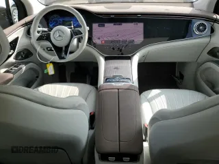 2023 Mercedes-Benz EQS 580 z VIN 4JGDM4EB8PA010847, wystawiony jako Copart lot #49866615 z przebiegiem 20 042 mil mil oraz Szkoda całkowita • Salvage title. Historia ofert i sprzedaży dostępna na DreamBid. Obrazek 8.