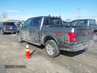2018 Ford F-150 XL z VIN 1FTEW1E53JKE66560, wystawiony jako IAAI lot #41837583 z przebiegiem 131 060 mil mil oraz . Historia ofert i sprzedaży dostępna na DreamBid. Obrazek 3.
