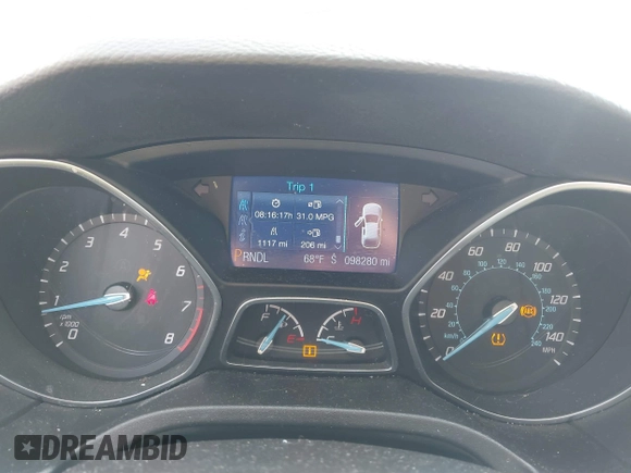 2013 Ford Focus SE z VIN 1FADP3F28DL312357, wystawiony jako IAAI lot #41798311 z przebiegiem 98 280 mil mil oraz . Historia ofert i sprzedaży dostępna na DreamBid. Obrazek 7.