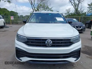 2022 Volkswagen Tiguan SE R-Line Black z VIN 3VVCB7AX5NM138604, wystawiony jako IAAI lot #42104933 z przebiegiem 31 489 mil mil oraz . Historia ofert i sprzedaży dostępna na DreamBid. Obrazek 13.