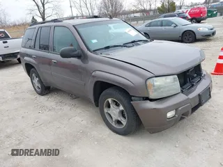 2008 Chevrolet TrailBlazer LT w/1LT with VIN 1GNDS13S182228241, listed as a IAAI auction lot 41902854 with 176,884 mi miles. Bid and sale history available at carsss.com. Image 1.