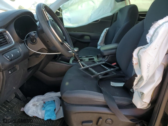 2019 Kia Sorento LX V6 with VIN 5XYPG4A50KG494000, listed as a Copart auction lot 47469005 with 0 mi miles and Salvage Title. Bid and sale history available at carsss.com. Image 7.
