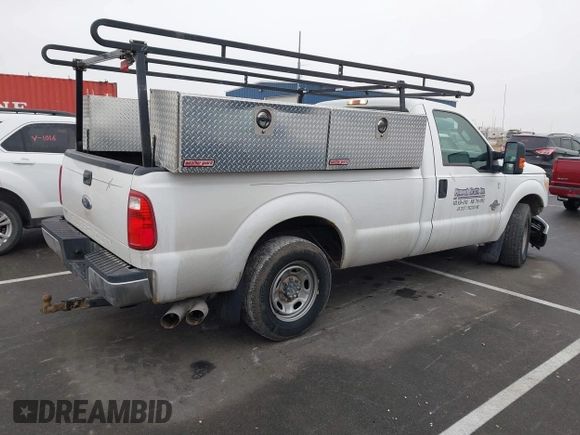 2012 Ford Super Duty F-250 SRW XL with VIN 1FTBF2AT5CEB92423, listed as a IAAI auction lot 41464036 with 151,652 mi miles. Bid and sale history available at carsss.com. Image 4.