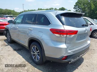 2019 Toyota Highlander SE with VIN 5TDJZRFH6KS614952, listed as a IAAI auction lot 42636713 with 65,471 mi miles and . Bid and sale history available at DreamBid. Image 3.