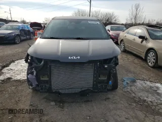 2024 Kia Carnival LX with VIN KNDNB4H38R6387168, listed as a Copart auction lot 84255354 with 7,884 mi miles and Salvage Title. Bid and sale history available at carsss.com. Image 5.