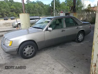 1995 Mercedes-Benz E Class with VIN WDBEA32E4SC269955, listed as a Copart auction lot 72137264 with 218,960 mi miles and Salvage Title. Bid and sale history available at carsss.com. Image 1.