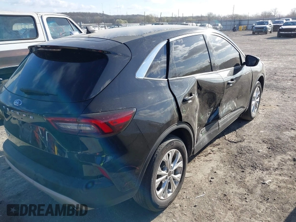 2023 Ford Escape Active with VIN 1FMCU0GNXPUA70431, listed as a IAAI auction lot 41822052 with 17,170 mi miles and . Bid and sale history available at DreamBid. Image 4.