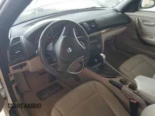 2008 BMW 1 Series 135i с VIN WBAUN93548VF55790, выставлен на аукционе Copart как лот 60629345 с пробегом 57 087 миль миль и Чистый • Clean title. История ставок и продаж доступна на DreamBid. Изображение 8.