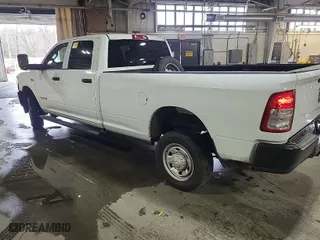 2022 Ram 2500 Tradesman with VIN 3C6UR5HJ8NG321800, listed as a IAAI auction lot 42013649 with 34,507 mi miles. Bid and sale history available at carsss.com. Image 1.