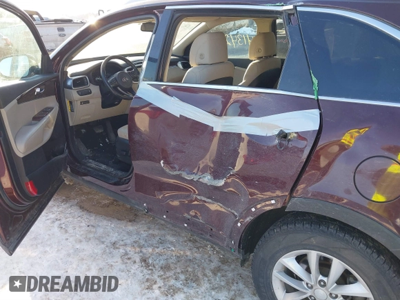 2017 Kia Sorento LX with VIN 5XYPG4A32HG271299, listed as a IAAI auction lot 41342809 with 124,665 mi miles. Bid and sale history available at carsss.com. Image 6.