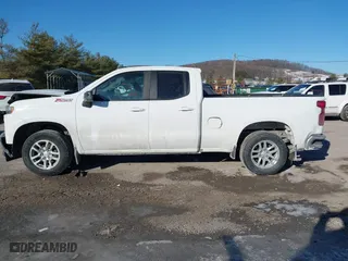 2019 Chevrolet Silverado 1500 LT with VIN 1GCRYDED0KZ318072, listed as a IAAI auction lot 41417733 with 100,774 mi miles. Bid and sale history available at carsss.com. Image 14.
