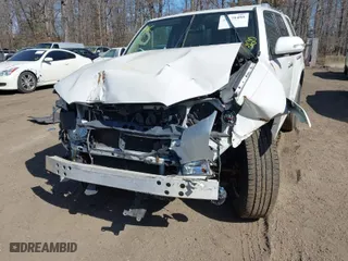 2011 Toyota 4Runner Trail with VIN JTEBU5JR5B5067394, listed as a IAAI auction lot 41635495 with 192,766 mi miles. Bid and sale history available at carsss.com. Image 6.