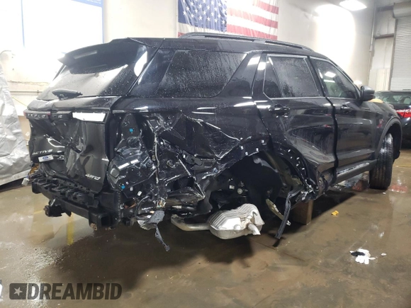 2025 Ford Explorer Active with VIN 1FMUK8DH4SGA36998, listed as a Copart auction lot 85252524 with 2,843 mi miles and Salvage Title. Bid and sale history available at carsss.com. Image 3.