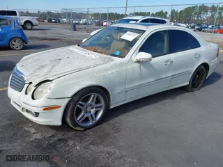 2008 Mercedes-Benz E-Class 3.0L with VIN WDBUF22XX8B205250, listed as a IAAI auction lot 41644715 with 233,381 mi miles. Bid and sale history available at carsss.com. Image 2.