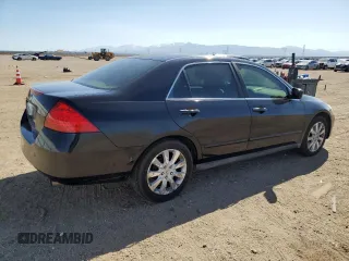 2007 Honda Accord LX z VIN 1HGCM56457A225416, wystawiony jako Copart lot #52151795 z przebiegiem 201 787 mil mil oraz Szkoda całkowita • Salvage title. Historia ofert i sprzedaży dostępna na DreamBid. Obrazek 3.