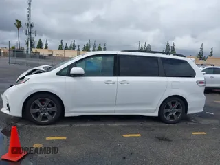 2018 Toyota Sienna SE with VIN 5TDXZ3DC5JS943512, listed as a IAAI auction lot 41786389 with 81,280 mi miles and . Bid and sale history available at DreamBid. Image 14.