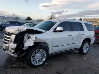2019 Cadillac Escalade Premium Luxury with VIN 1GYS4CKJ4KR155101, listed as a Copart auction lot 84683474 with 40,044 mi miles and Salvage title. Bid and sale history available at DreamBid. Image 1.