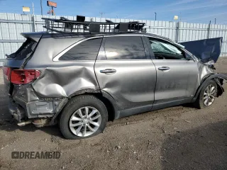 2016 Kia Sorento LX z VIN 5XYPGDA59GG072038, wystawiony jako Copart lot #50221465 z przebiegiem Nie podano mil oraz Szkoda całkowita • Salvage title. Historia ofert i sprzedaży dostępna na DreamBid. Obrazek 3.