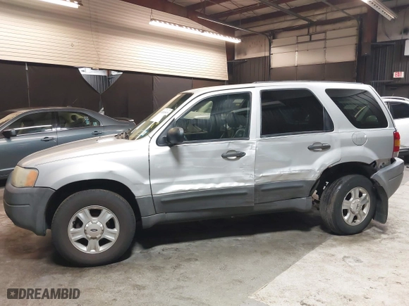 2004 Ford Escape XLT with VIN 1FMYU03164KA95424, listed as a IAAI auction lot 41810929 with 229,539 mi miles. Bid and sale history available at carsss.com. Image 6.