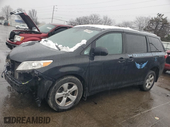 2019 Toyota Sienna L with VIN 5TDZZ3DC3KS993948, listed as a Copart auction lot 45290395 with 226,883 mi miles and Salvage Title. Bid and sale history available at carsss.com. Image 1.