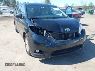 2017 Toyota Sienna XLE Auto Access Seat with VIN 5TDYZ3DC0HS833692, listed as a IAAI auction lot 41810308 with 112,806 mi miles. Bid and sale history available at carsss.com. Image 6.