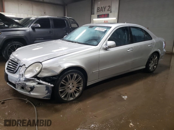 2007 Mercedes-Benz E-Class 3.5L with VIN WDBUF87X87X218737, listed as a Copart auction lot 47632535 with 123,742 mi miles and Salvage Title. Bid and sale history available at carsss.com. Image 1.