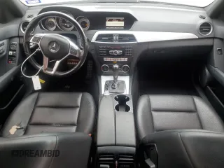 2014 Mercedes-Benz C 250 Sport z VIN WDDGF4HBXEA952747, wystawiony jako Copart lot #53144125 z przebiegiem 162 749 mil mil oraz Szkoda całkowita • Salvage title. Historia ofert i sprzedaży dostępna na DreamBid. Obrazek 8.