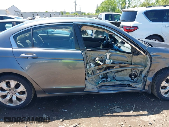 2010 Honda Accord EX z VIN 1HGCP2F73AA162811, wystawiony jako IAAI lot #42231673 z przebiegiem 174 126 mil mil oraz . Historia ofert i sprzedaży dostępna na DreamBid. Obrazek 13.