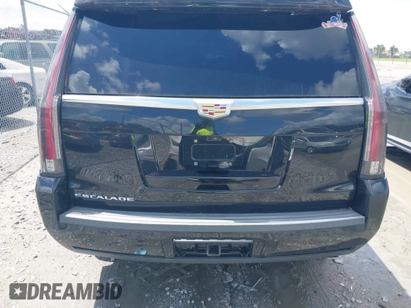 2019 Cadillac Escalade Platinum with VIN 1GYS4DKJ9KR138333, listed as a IAAI auction lot 42523430 with 104,787 mi miles and . Bid and sale history available at DreamBid. Image 16.