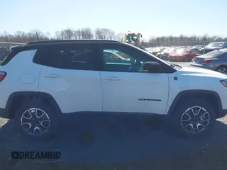 2024 Jeep Compass Trailhawk with VIN 3C4NJDDN9RT140998, listed as a IAAI auction lot 41792858 with 8,611 mi miles and . Bid and sale history available at DreamBid. Image 13.