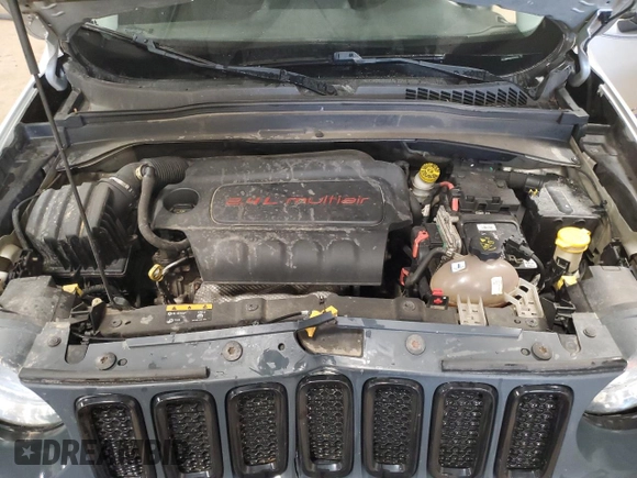 2016 Jeep Renegade Latitude with VIN ZACCJBBT9GPD70705, listed as a Copart auction lot 53344845 with 195,588 mi miles and Clean Title. Bid and sale history available at carsss.com. Image 12.