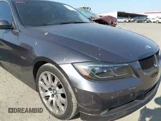 2006 BMW 3 Series 330i with VIN WBAVB335X6KR73650, listed as a IAAI auction lot 42407095 with 140,816 mi miles and . Bid and sale history available at DreamBid. Image 6.