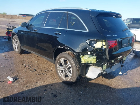 2022 Mercedes-Benz GLC 300 with VIN W1N0G8DB7NV394945, listed as a IAAI auction lot 42060999 with 17,332 mi miles and . Bid and sale history available at DreamBid. Image 3.
