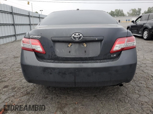2010 Toyota Camry z VIN 4T1BF3EK4AU075728, wystawiony jako Copart lot #53167255 z przebiegiem 177 346 mil mil oraz Szkoda całkowita • Salvage title. Historia ofert i sprzedaży dostępna na DreamBid. Obrazek 6.
