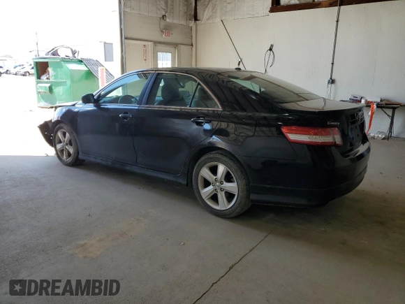 2010 Toyota Camry z VIN 4T1BF3EK7AU531690, wystawiony jako Copart lot #53103605 z przebiegiem 177 835 mil mil oraz Szkoda całkowita • Salvage title. Historia ofert i sprzedaży dostępna na DreamBid. Obrazek 2.