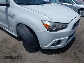 2011 Mitsubishi Outlander SE with VIN JA4AP4AU8BZ012589, listed as a IAAI auction lot 42316134 with 176,450 mi miles and . Bid and sale history available at DreamBid. Image 6.