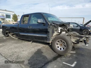 2005 GMC New Sierra 1500 SL with VIN 1GTEC19VX5Z347758, listed as a Copart auction lot 42574015 with 0 mi miles and Non Repairable. Bid and sale history available at carsss.com. Image 4.