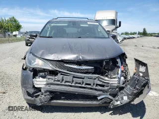2017 Chrysler Pacifica Touring L z VIN 2C4RC1BG7HR598703, wystawiony jako Copart lot #52898815 z przebiegiem 106 720 mil mil oraz Szkoda całkowita • Salvage title. Historia ofert i sprzedaży dostępna na DreamBid. Obrazek 5.