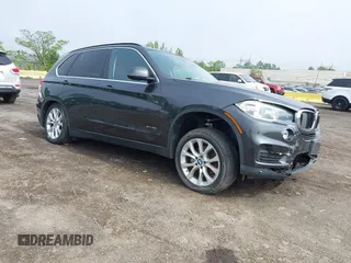 2016 BMW X5 xDrive35i z VIN 5UXKR0C5XG0P31095, wystawiony jako IAAI lot #42183367 z przebiegiem 93 681 mil mil oraz . Historia ofert i sprzedaży dostępna na DreamBid. Obrazek 1.