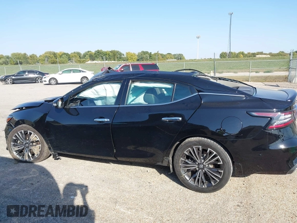 2019 Nissan Maxima Platinum z VIN 1N4AA6AV3KC378092, wystawiony jako IAAI lot #40527428 z przebiegiem 108 643 mil mil oraz . Historia ofert i sprzedaży dostępna na DreamBid. Obrazek 15.